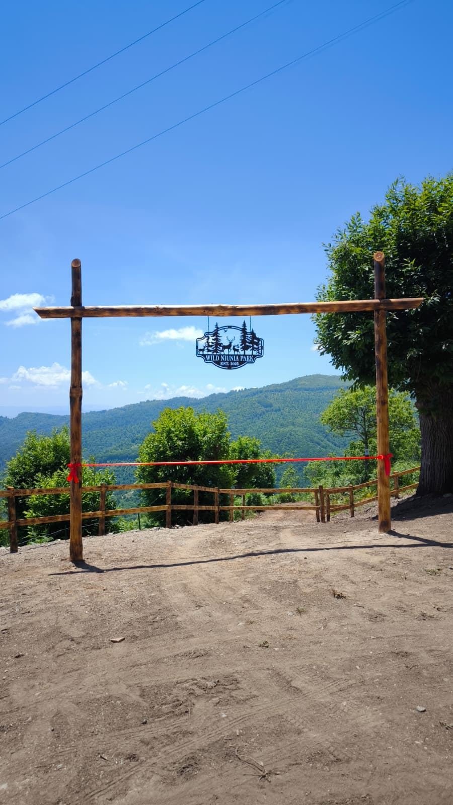 Ingresso del bosco e area parcheggio di Wild Niunia Park